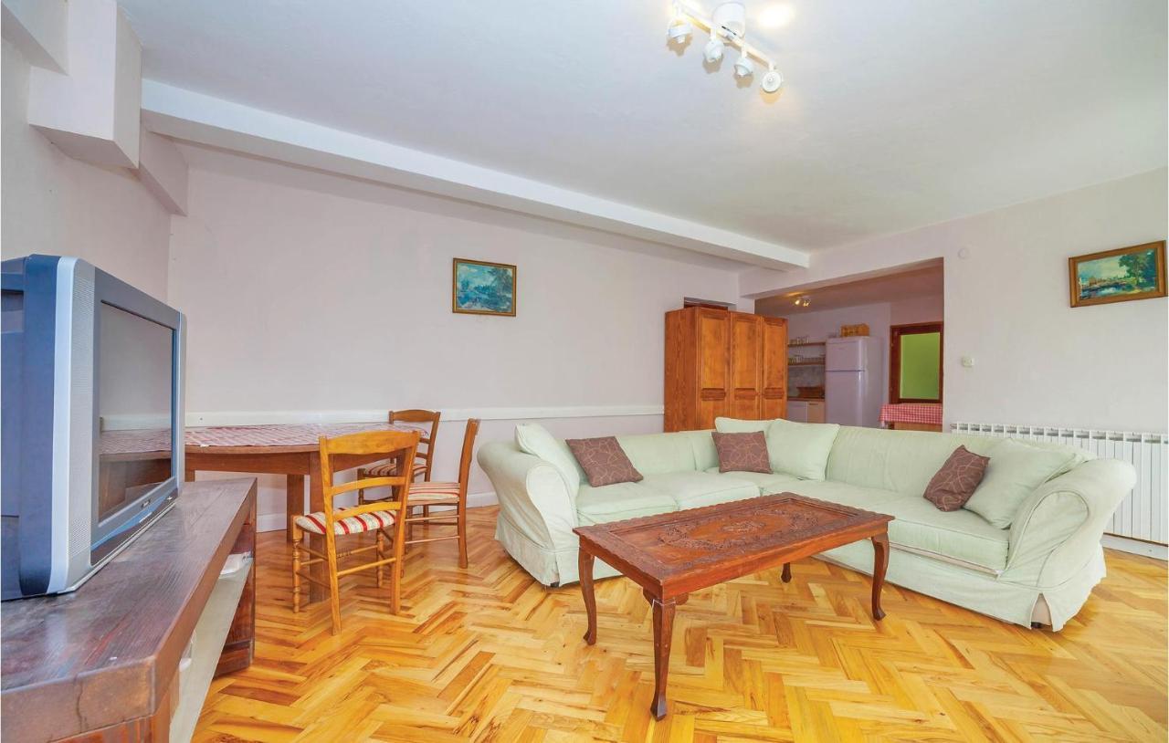 7 Bedroom Pet Friendly Home In Crni Kal Exterior foto