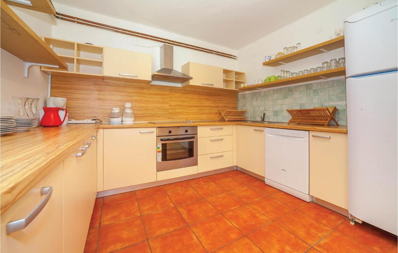 7 Bedroom Pet Friendly Home In Crni Kal Crni Kal  Exterior foto