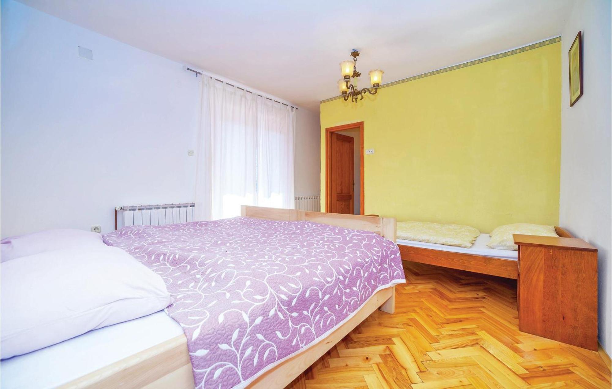 7 Bedroom Pet Friendly Home In Crni Kal Exterior foto