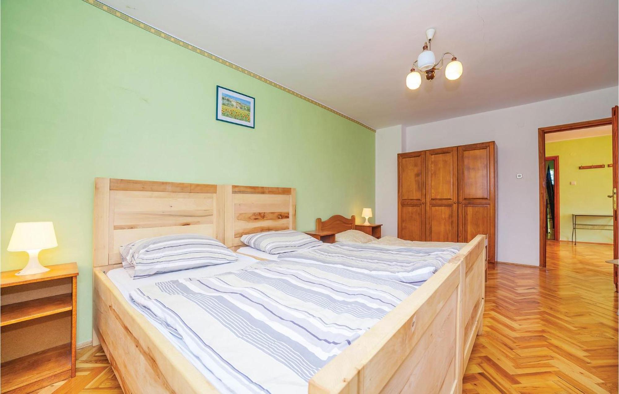 7 Bedroom Pet Friendly Home In Crni Kal Exterior foto