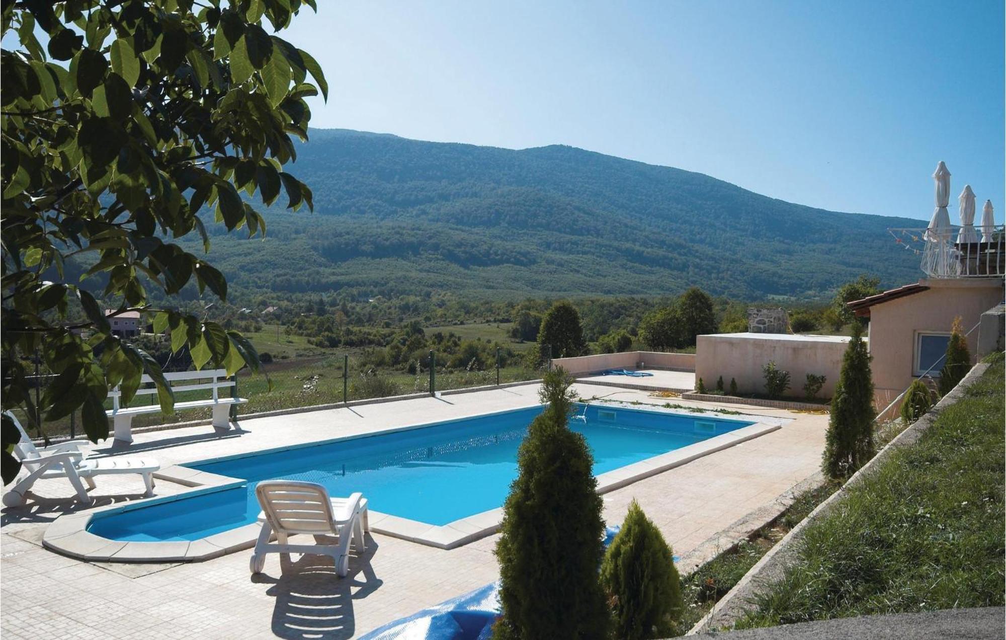 7 Bedroom Pet Friendly Home In Crni Kal Exterior foto