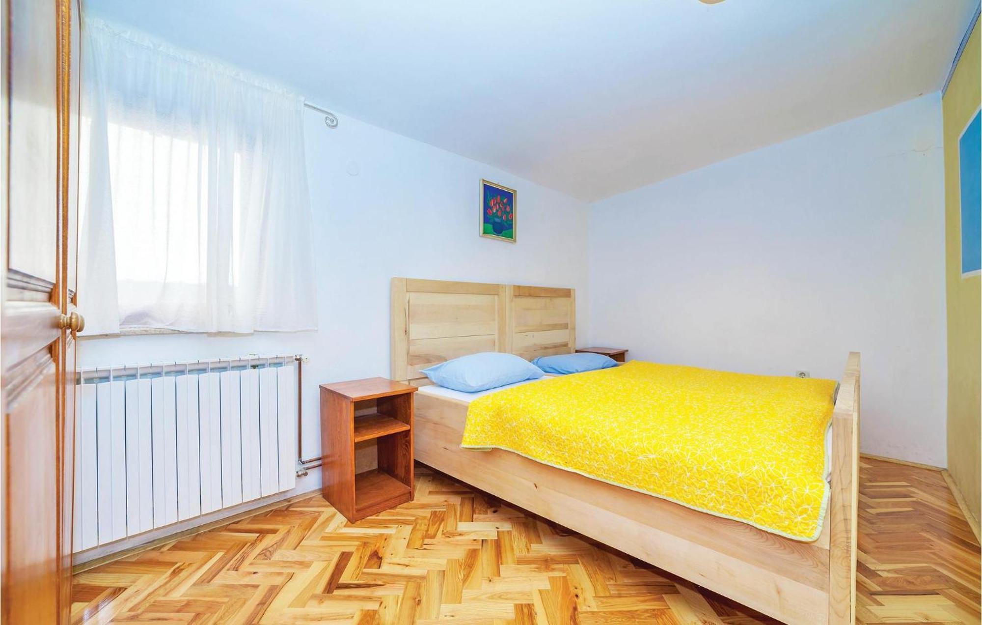 7 Bedroom Pet Friendly Home In Crni Kal Exterior foto