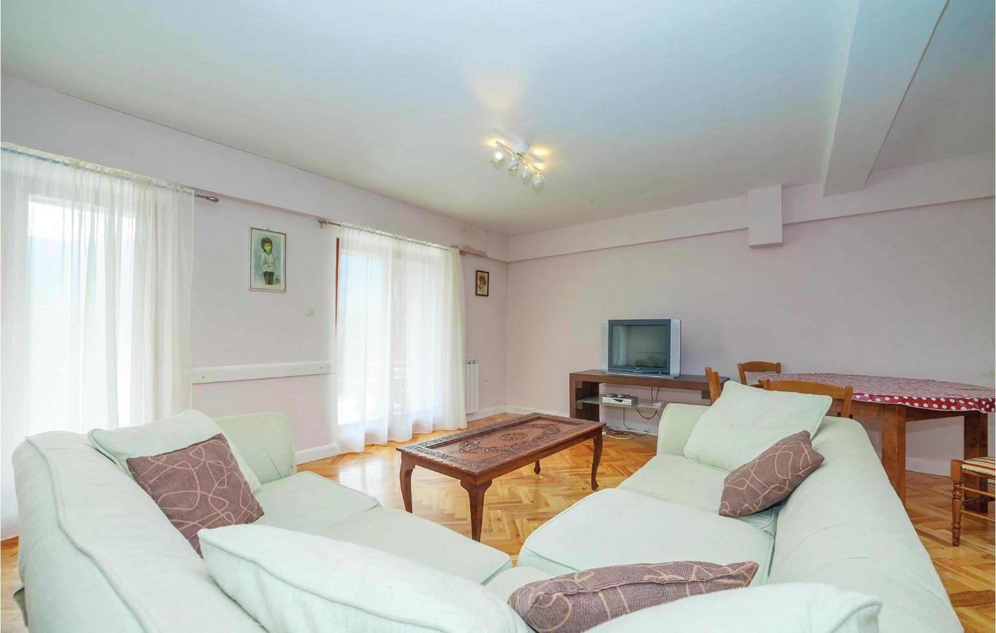 7 Bedroom Pet Friendly Home In Crni Kal Exterior foto