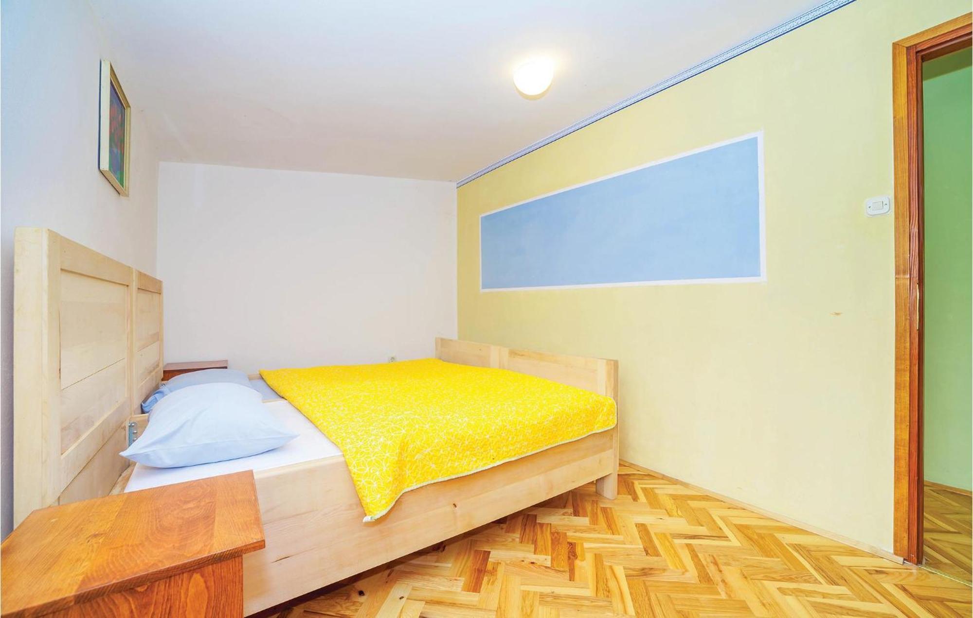 7 Bedroom Pet Friendly Home In Crni Kal Exterior foto