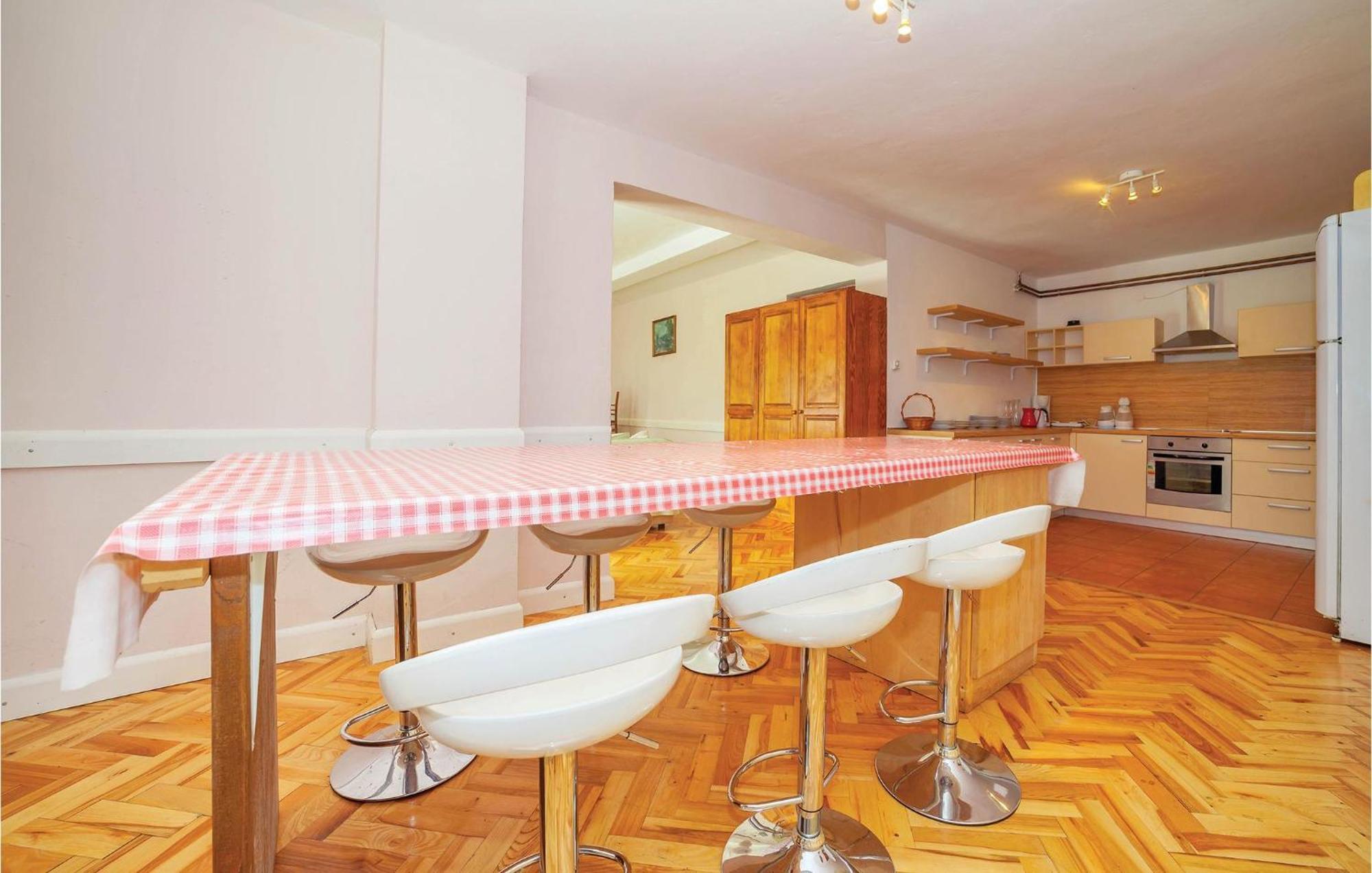 7 Bedroom Pet Friendly Home In Crni Kal Crni Kal  Exterior foto