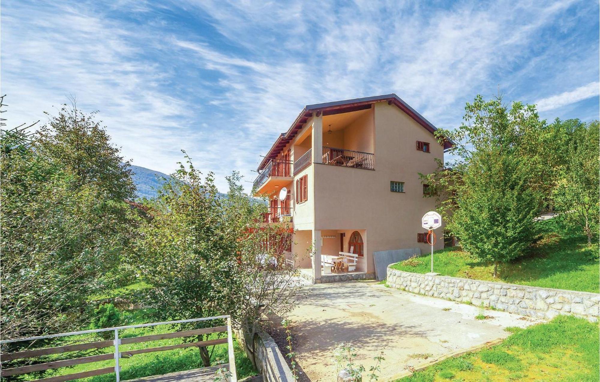 7 Bedroom Pet Friendly Home In Crni Kal Crni Kal  Exterior foto