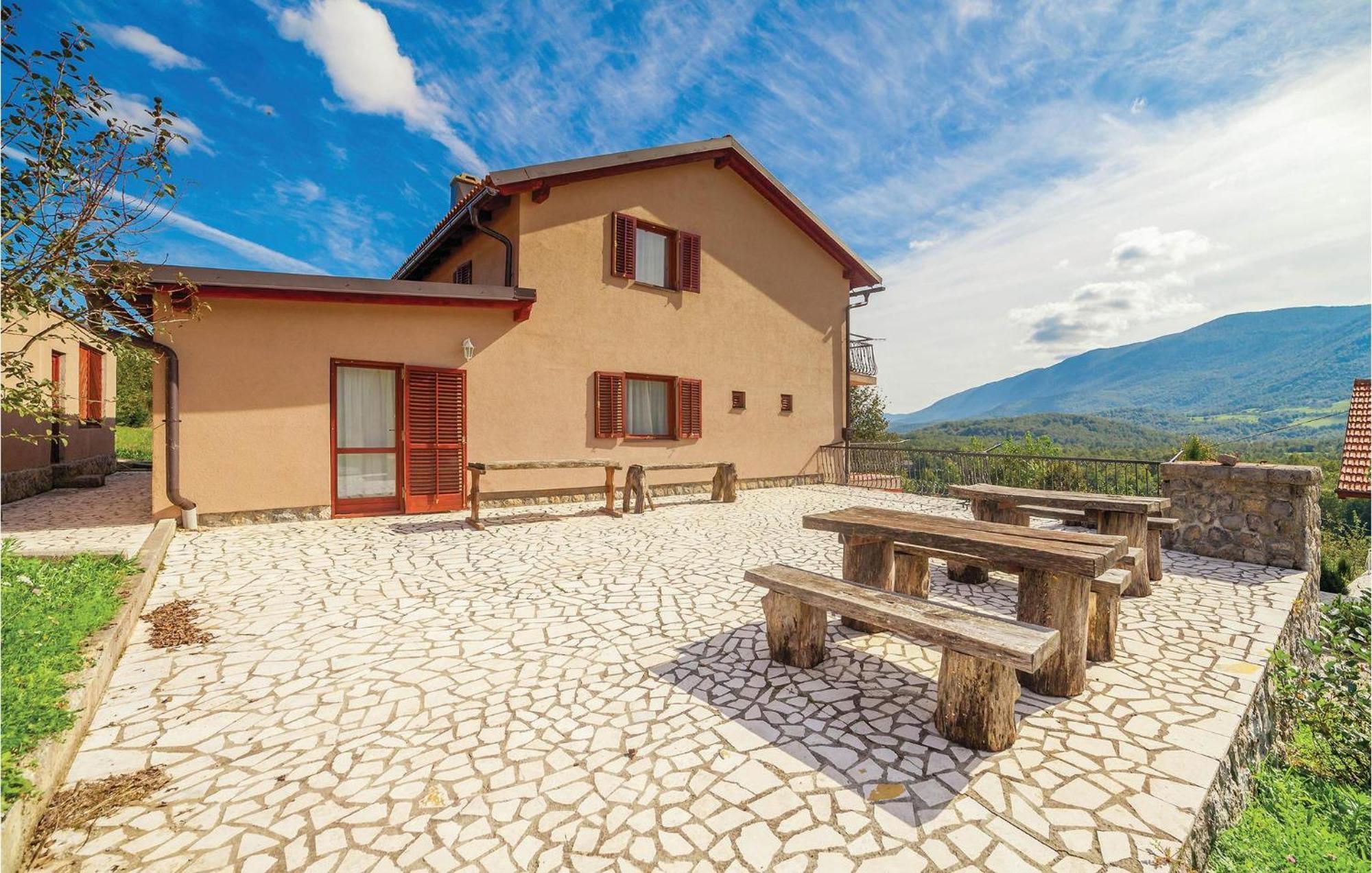 7 Bedroom Pet Friendly Home In Crni Kal Exterior foto
