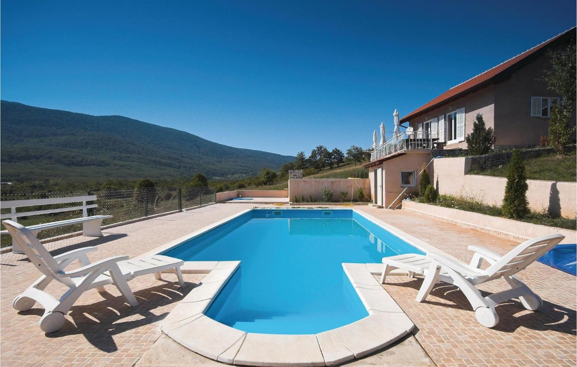 7 Bedroom Pet Friendly Home In Crni Kal Exterior foto